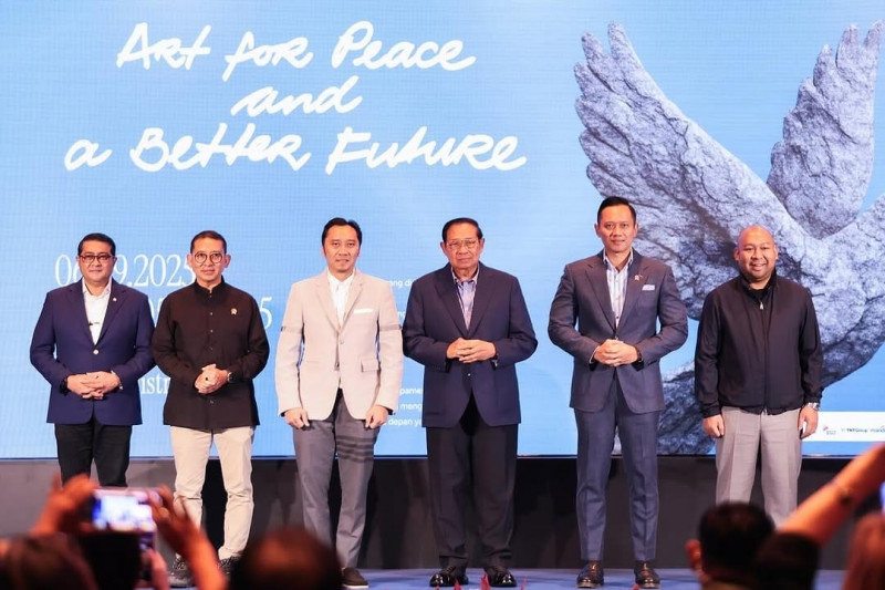 Susilo Bambang Yudhoyono Tebarkan Perdamaian Lewat Pameran “Art for Peace and a Better Future”