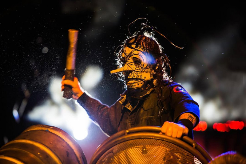 Chris Fehn Kenang Joey Jordison: “Saya Sangat Merindukannya”