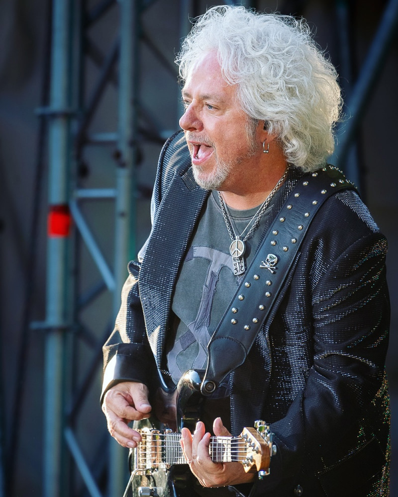 Steve Lukather Pastikan Album Arsip Eddie Van Halen Bukan Sekadar Proyek Nostalgia