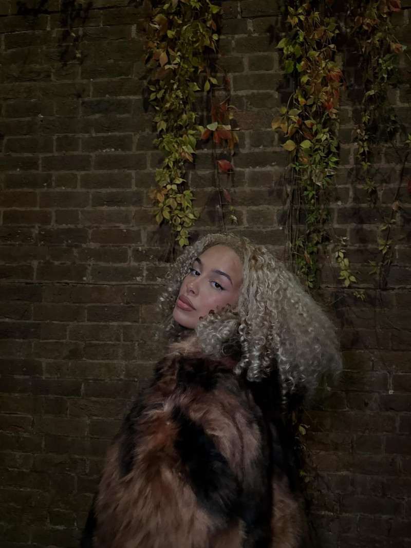 Jorja Smith dan FAMM Berjuang Melawan Peniruan Suara dengan AI