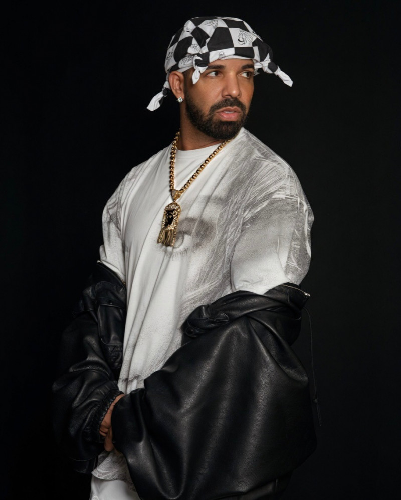 Drake Pecahkan Rekor Streaming 2026 Lewat Rilis Mendadak Tiga Album Sekaligus