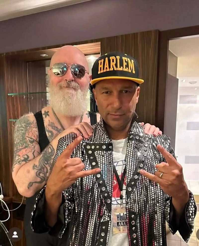 Tom Morello: "Saya Mencintai Judas Priest dan Ingin Menceritakan Kisah Mereka"