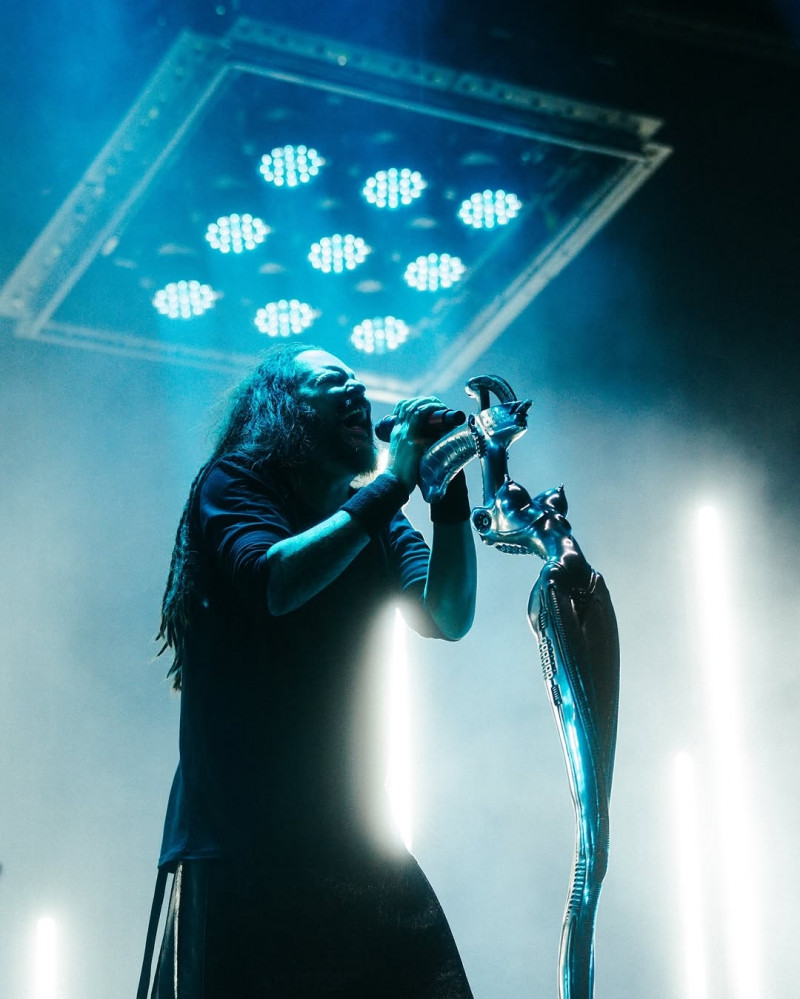 KoRn Tanggapi Dave Grohl yang Kenakan Jumpsuit Ikonik Mereka