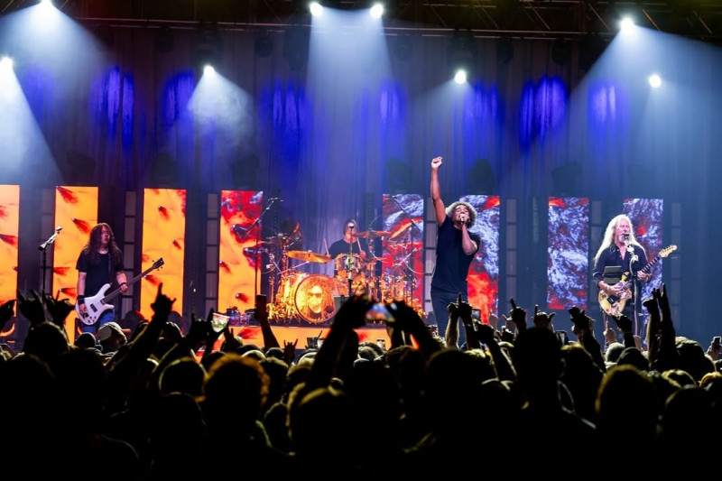 PETA Minta Alice In Chains Ganti Nama Jadi Betty In Chains untuk Bantu Bebaskan Gajah Sirkus