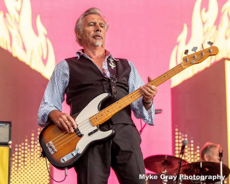 Glen Matlock Tanggapi Sindiran John Lydon soal Sex Pistols: “Bukan Band Tribute”